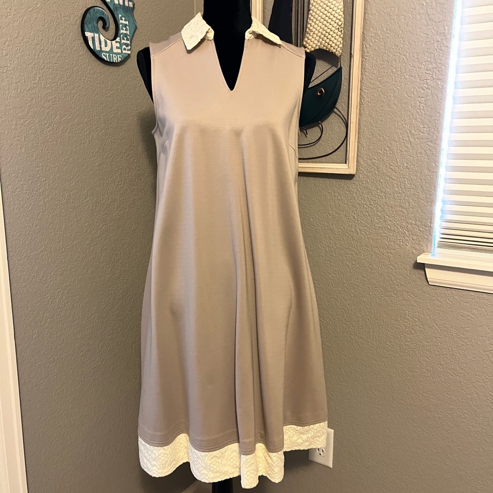 NANETTE LEPORE Gorgeous Sleeveless A-line dress with Lace trim!!  Size 4